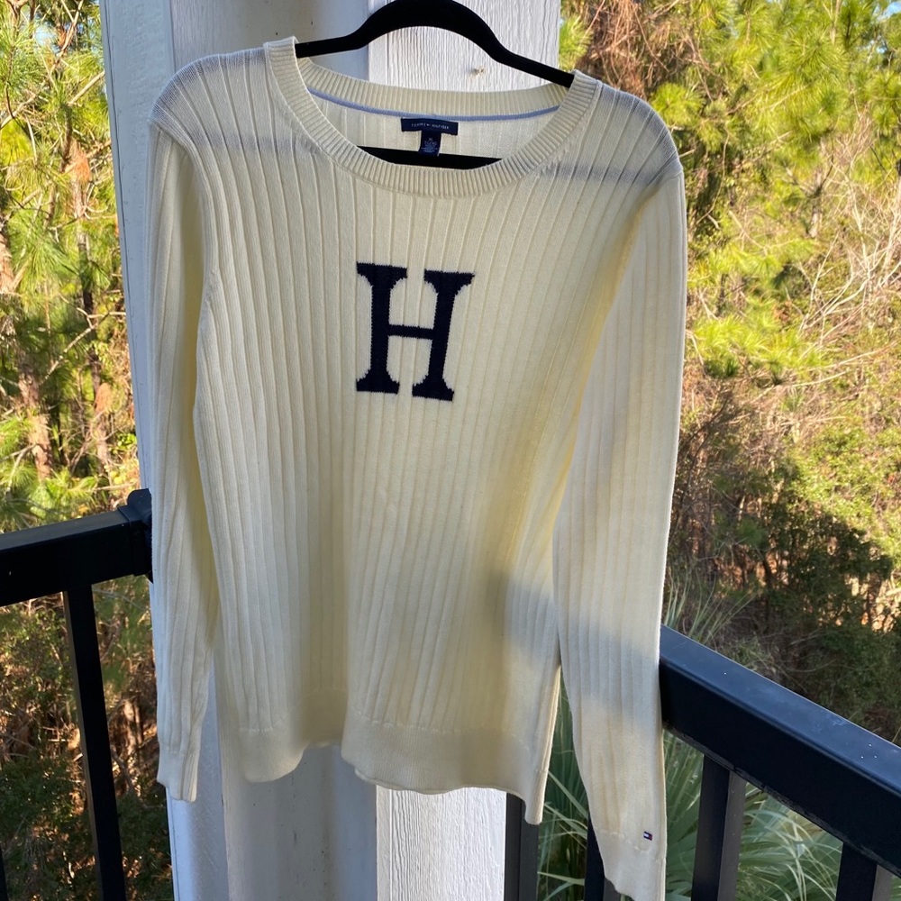 Tommy Hilfiger sweater